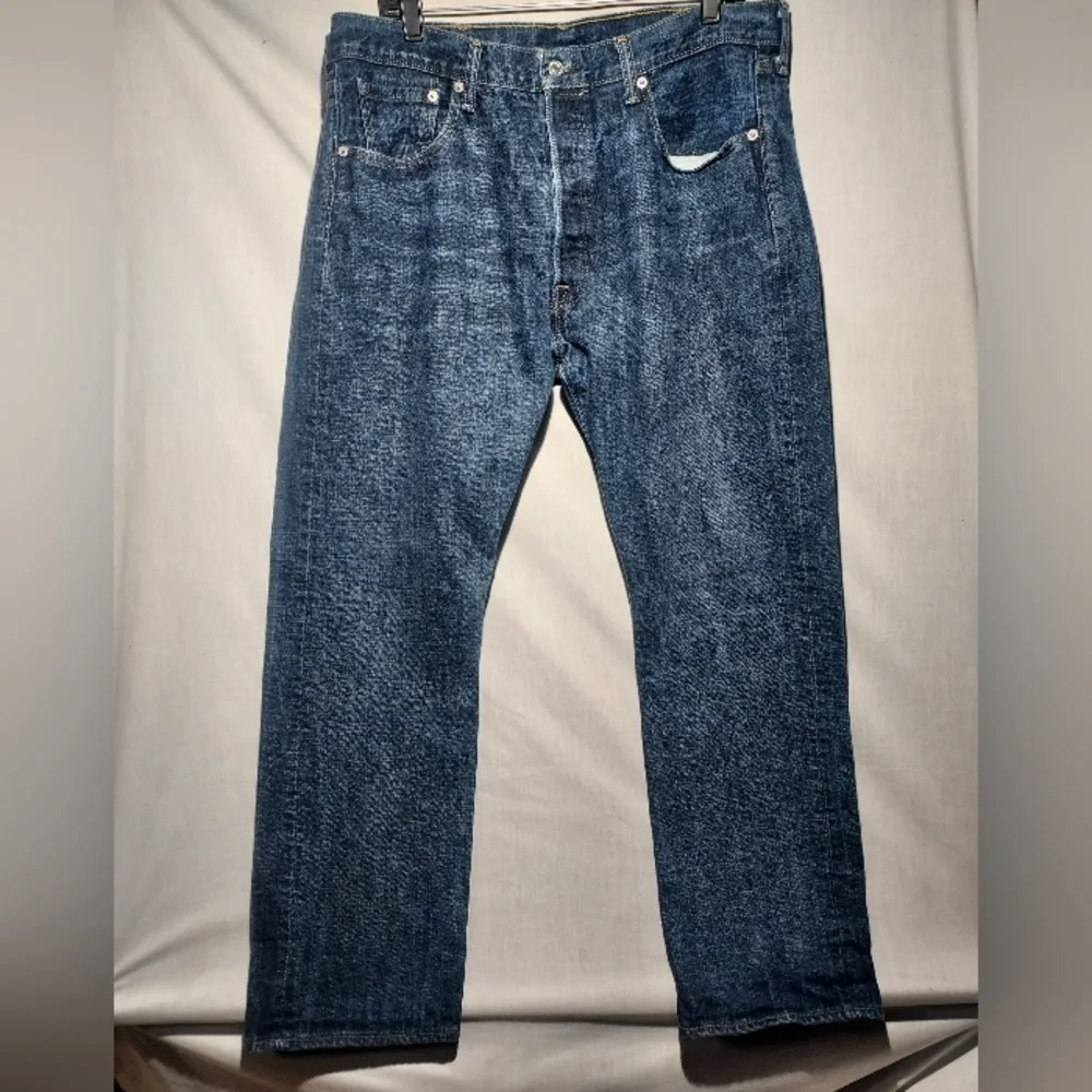 Levi's 501 Button-fly straight leg‎ men's jeans size W38 x L32